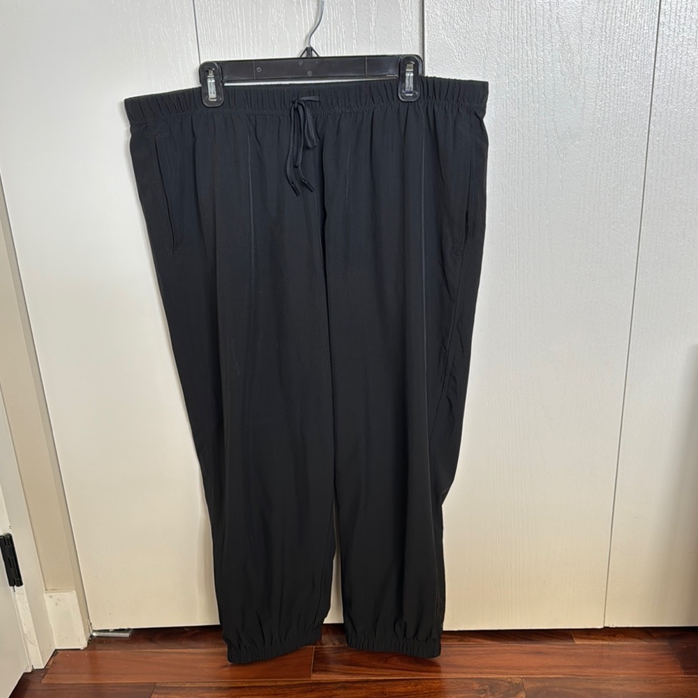 Reitmans Hyba capri pants